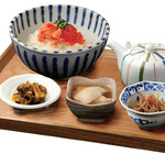 鯛塩そば 灯花 - 鮭といくら親子お茶漬け