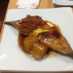 肴屋 - 肝までおいしいかれいの煮つけ