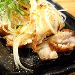 鳥貴族 - 創業時は「ひね鶏のむね肉」だったが、今は「もも肉」で