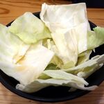 鳥貴族 - おかわりは無料の「キャベツ盛」