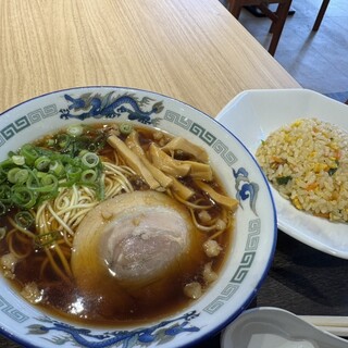 小谷サービスエリア(下り線) スナックコーナー・フードコート_0