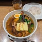 CURRY SHOP エス - ちょっと見た目が寂しい