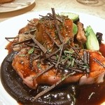 ル・ジャルダン・デ・サヴール - フランス産骨付き子牛ロースのロースト、筍　トリュフ　根菜の煮込み添え