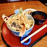 はも・天然ふぐ 銀座 福和 - ふぐ、はも野菜はみ出し天丼 味噌汁、小鉢、漬け物付き