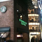 スターバックス・コーヒー 川崎モアーズ店 - モアーズ横の階段から入ります。