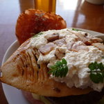 春爛漫！タケノコとリコッタの桃色バーガー