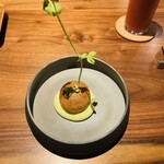 イル ネッビオ - 【写真①】エンドウ豆と新じゃがいものパニプリ