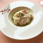 広東料理 センス - ロブスターとタラバ蟹肉入りシーフードソースの翡翠チャーハン