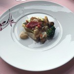 広東料理 センス - フレッシュアワビ薄切りの自家製X.O.ソース炒め黄ニラと共に