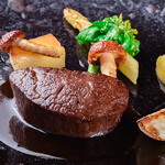 レストラン 花の木 - 料理写真: 肉料理 黒毛和牛のフィレステーキ ソースジュドブフ