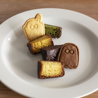 カヌレエクレームグラッセ カヌレとアイス_2