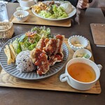 イーエムカフェ - 