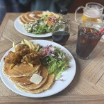 353533702 - ハニーマスタードチキンパンケーキ
                        アイスコーヒー