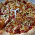 ピザハット - 料理写真:ベーコンマッシュルームMサイズ810円税込です