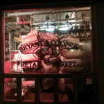 Bryant & Cooper Steak House - 併設されたドライエイジング用ストレージ　肉屋も営業