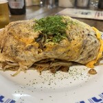 ひろしま丸かじり 中ちゃん - ✅ウニクレソン(ハーフ)¥1.500
✅ユッケ風ステーキ(ハーフ)¥1.600
✅焼きそば¥1.000
　※後会計〜キャッシュレス決済可能