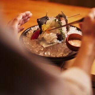 生簀より捌きたての活魚と真心を込めた料理