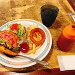 タコス屋 - タコスヤプレートとタコスティック　890円