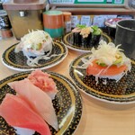 はま寿司 - 料理写真:今日はこの4皿