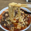 華隆餐館 - モチモチの&ldquo;刀削麺&rdquo;のリフト。