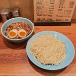 つけそば屋 麺楽 - つけそば¥800、味玉¥100