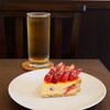 パティスリー・レ・ビアン・エメ - いちごのフラン（720円） りんごジュースセット（440円）