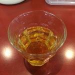 旨いとんかつ　かつ丼や - サービスの麦茶