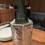 俺のフレンチ・イタリアン - 泡のボトル