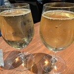 俺のフレンチ・イタリアン - 飲み放題のスパークリングワインをなみなみにしていただきました！