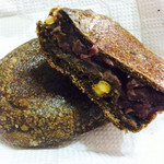 コンセントマーケット - 塩えんどう豆とほうじ茶のあんぱん ¥200＋税