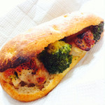 コンセントマーケット - レモンチキンとブロッコリーのサンド ¥320＋税