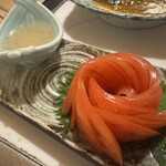 もつ鍋とごま鯖が自慢の居酒屋 個室 しろ屋 - 福岡県産トマトの薔薇盛