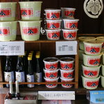 Nikendiyamochikadoyahonten - 味噌醤油も売っています