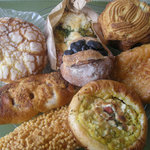 具沢山のパンたち