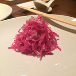香山 - 前菜の紅芯大根とズワイガニの和え物❤︎