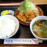 Mika kuen - 平日ランチ680円(8%込)　本日は「鶏のから揚＋ミニラーメン＋ライス＋お新香」