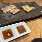 うなぎ 徳 - ワサビ醤油と生姜醤油をスタンバイ