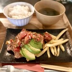 アームウッド コテージ - 