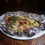 ジンギスカン ひげのうし - キタアカリと塩辛のマヨチーズ焼き（730円）