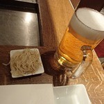 ジンギスカン ひげのうし - お通し＆生ビール