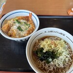 山田うどん食堂 - 料理写真:エビフライの玉子とじ丼セット