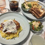 スラッシュカフェアンドバー 川崎 - 