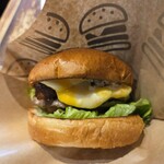 353648845 - バーガー近影