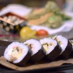 すし重 - 恵方巻き／ エビ、鰻、玉子、高野、かんぴょう、シイタケ、キュウリ、桜でんぶでずっしり／２０１５．２ dans chez 吉宗