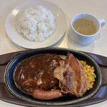 ガスト - 料理写真:鉄板ハンバーグミックスグリル 779円 + ライス大盛り 329円