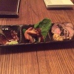 CAMPS 東戸塚店 - 薫製3種盛り♬ 左から鯖、ホタテ、タン