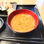  寿司酒場 すし屋の秀ヨシ - お椀の中の対流が物語る、熱々提供の"お味噌汁"。。