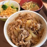 すき家 - 料理写真:牛丼サラダセット¥600-