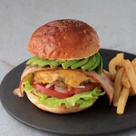 和牛バーガー　アボカドベーコンチーズ