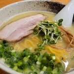 麺や けせらせら - ・塩ラーメン　950円(2025年6月23日時点)